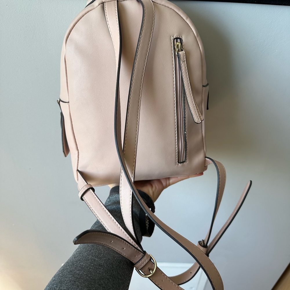 Fiorelli Backpack 💘 - Picture 4 of 7